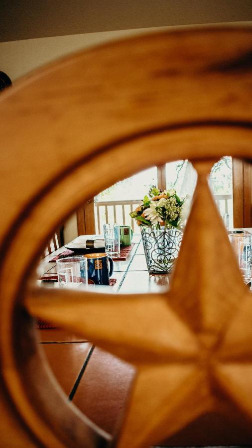 Casa Del Rio Bed And Breakfast Бастроп Екстериор снимка