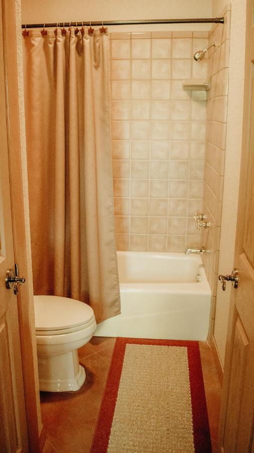 Casa Del Rio Bed And Breakfast Бастроп Екстериор снимка