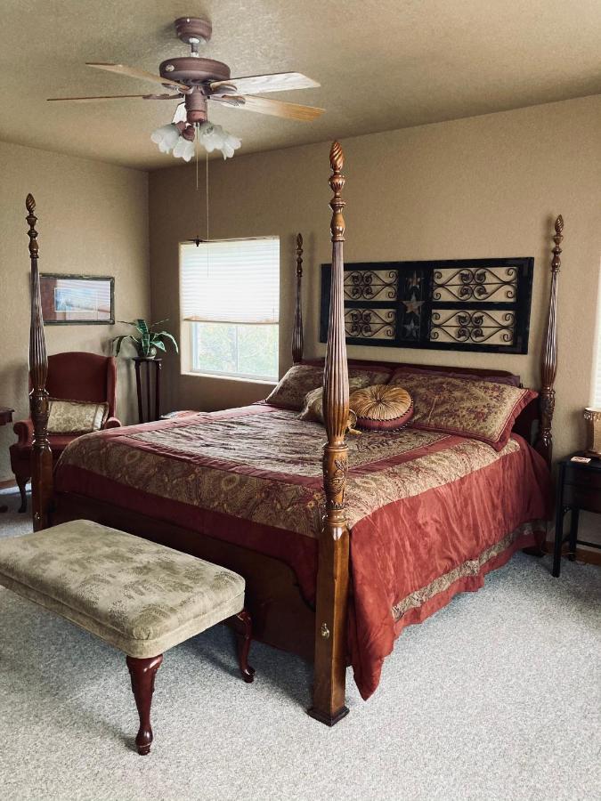 Casa Del Rio Bed And Breakfast Бастроп Екстериор снимка